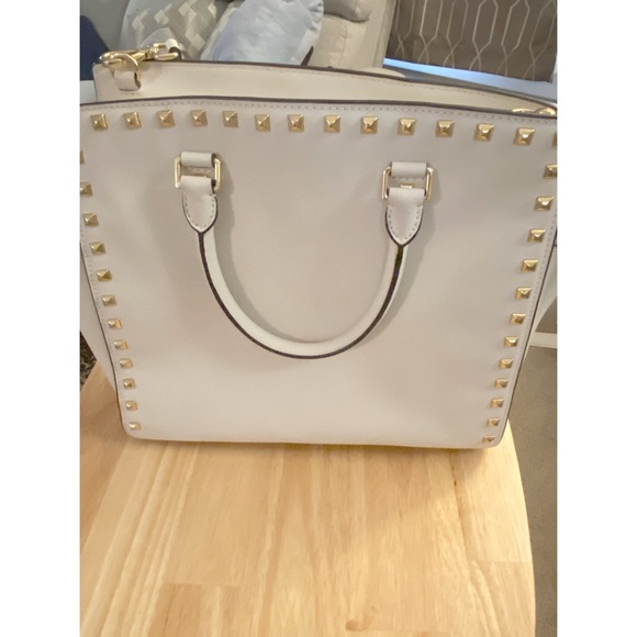 ❌ SOLD ❌ Michael Kors Studded Leather Satchel - Picture 6 of 13